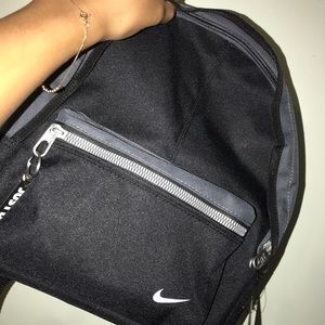 Nike Classic unisex mini backpack